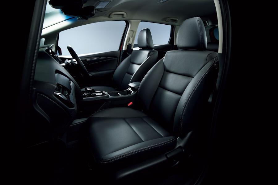 Интерьер Honda Shuttle Hydrid 2019 года  (фото 4 из 17)